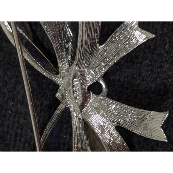 Vintage Avon Silver Tone Ribbon Bow Rhinestone Brooch Charm Holder Pin - Picture 6 of 7